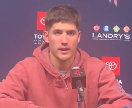 华体会官网APP-谢泼德:我绝不能做一名攻强守弱的球员,我必须在防守端做出贡献