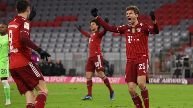 华体会官网APP-狼堡甘当背景板，穆勒莱万同喜，纳帅前半年好评！