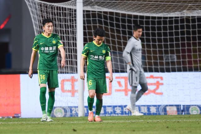 华体会官网下载-0比5！国安遭内战最惨失利 此前曾1比5负上港万达