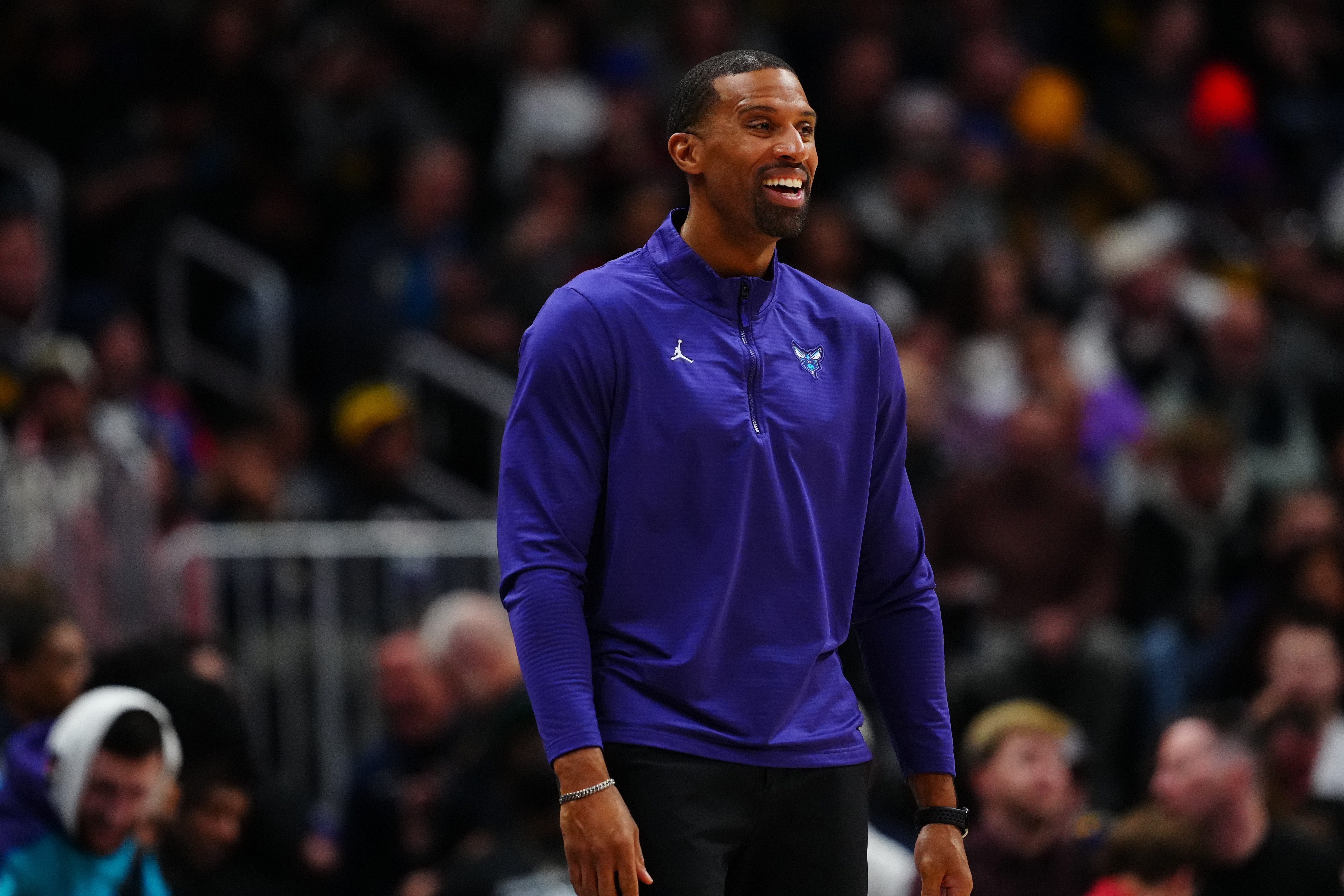 华体会官网下载-黄蜂主帅:接连将对手得分限制在100分以下 体现了拼劲防守执行力